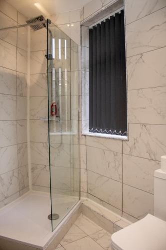 Bathroom, Enchanting and welcoming space in Bootle