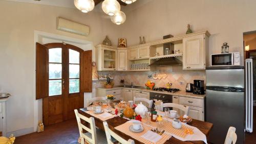 Villa Girasole in Gaiole In Chianti