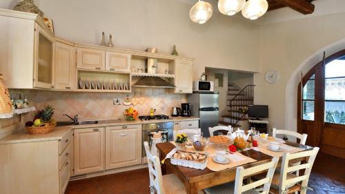 Villa Girasole in Gaiole In Chianti