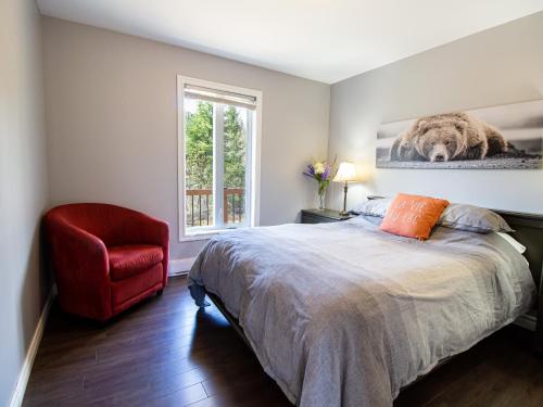 Relax with Mountain Views, Hot tub and Fireplace, Saint-Raymond (Foto 7)