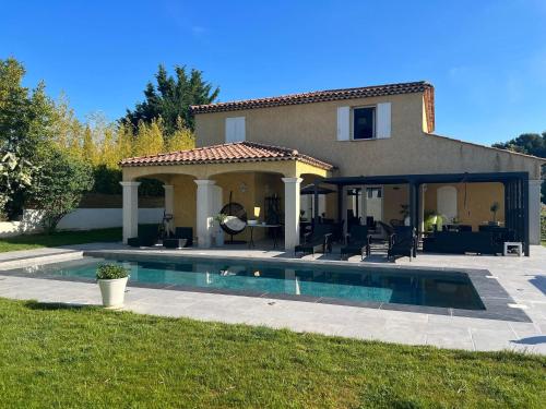 Villa Provençal - Accommodation - La Roque-dʼAnthéron