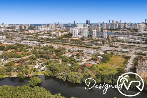 Newly Renovated Modern 3BR Retreat