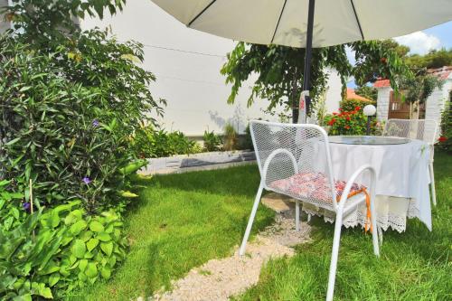 Apartments and Rooms Anika – Zadar, VA