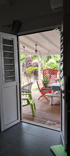 Palvelut, Beau F2 classé, vue mer, spa, piscine, jardin (Beau F2 classe, vue mer, spa, piscine, jardin) in Le Robert