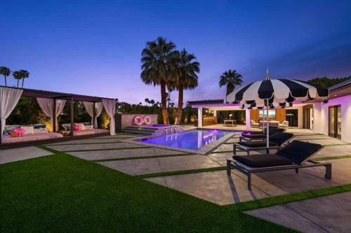 The BANK Luxury Resort Amenity LOADED King Beds Deals Reviews palm The BANK Luxury Resort Amenity LOADED King Beds Deals Reviews palm