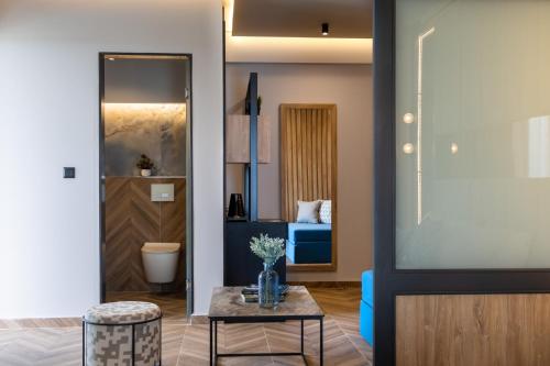 Mythic Summer Hotel - image 7
