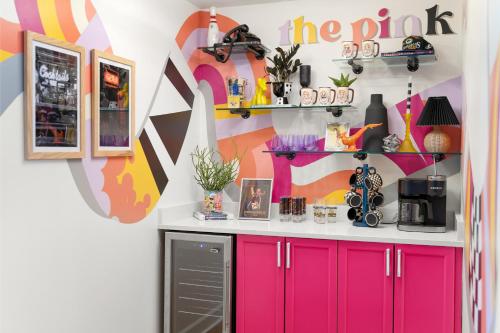 INSTA worthy Home! *Sleeps 8* - Walker's Point! INSTA worthy Home! *Sleeps 8* - Walker's Point!