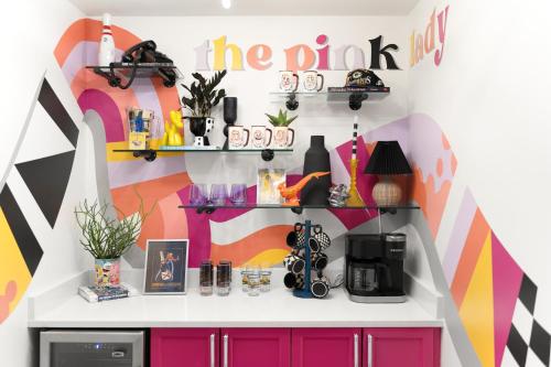 INSTA worthy Home! *Sleeps 8* - Walker's Point! INSTA worthy Home! *Sleeps 8* - Walker's Point!