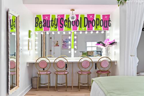 INSTA worthy Home! *Sleeps 8* - Walker's Point! INSTA worthy Home! *Sleeps 8* - Walker's Point!