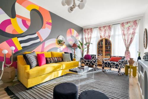 INSTA worthy Home! *Sleeps 8* - Walker's Point! INSTA worthy Home! *Sleeps 8* - Walker's Point!