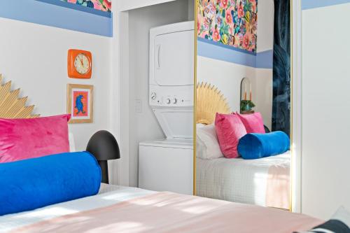 INSTA worthy Home! *Sleeps 8* - Walker's Point! INSTA worthy Home! *Sleeps 8* - Walker's Point!