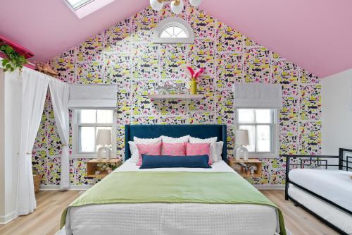 INSTA worthy Home! *Sleeps 8* - Walker's Point! INSTA worthy Home! *Sleeps 8* - Walker's Point!