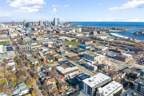 INSTA worthy Home! *Sleeps 8* - Walker's Point! INSTA worthy Home! *Sleeps 8* - Walker's Point!