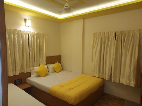 Hotel Sai Dakshina Inn