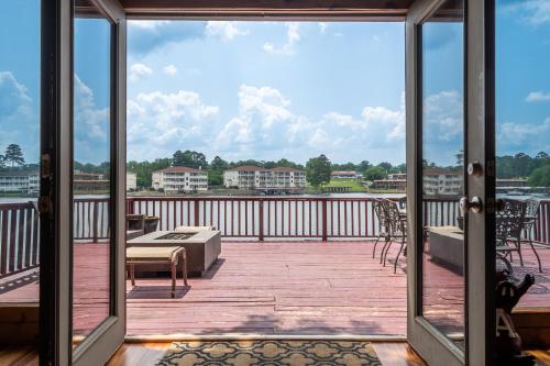 Liams Lodge-Peaceful Cabin Panoramic Lake Views