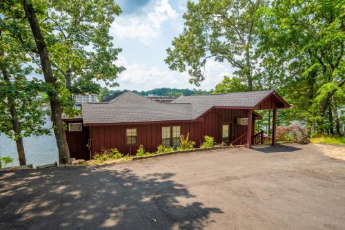 Liams Lodge-Peaceful Cabin Panoramic Lake Views