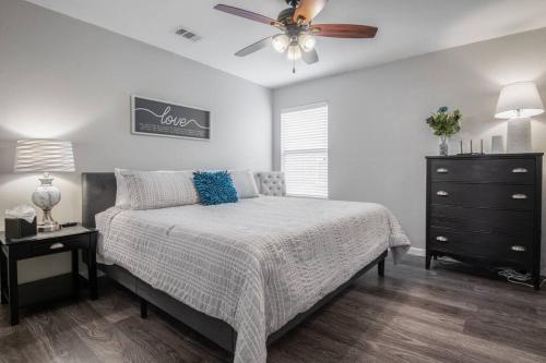 Near•PGATour+King&3Queen•Beds+Near•Lewisville•Lake
