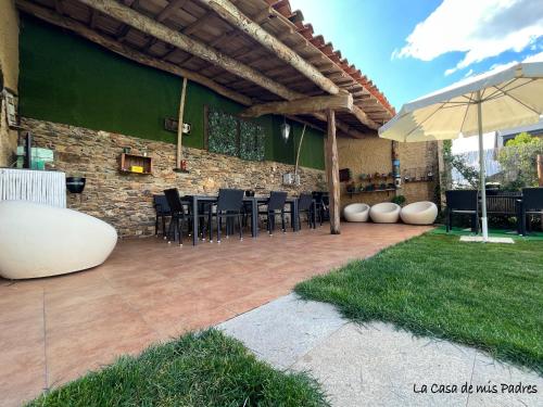 White Tree JARA - Casa Rural para grupos con piscina en Zamora in Fornillos De Aliste