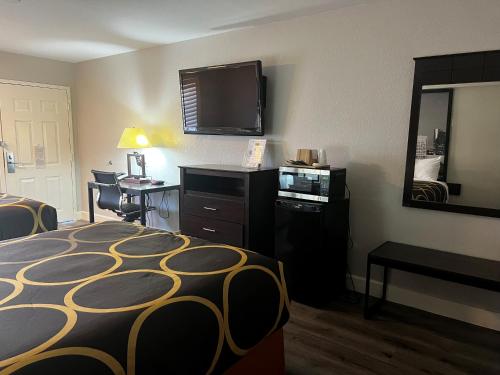 Super 8 by Wyndham Baytown/Mont Belvieu