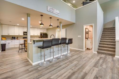 Waterfront Buckeye Lake Vacation Rental with Hot Tub in Hebron, USA