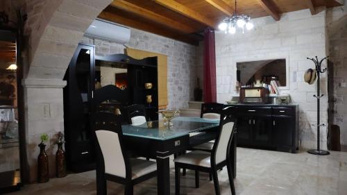 Facilities, Petrini Villa with swimming pool in Moires