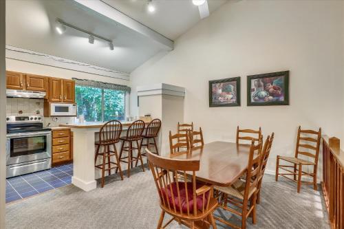 Tollhouse 16B
