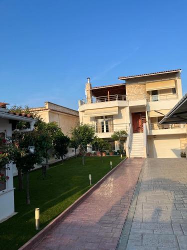 Chris luxury apartment,near Athens Airport! 3
