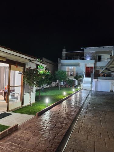 Chris luxury apartment,near Athens Airport! 4