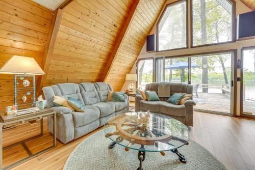 Long Lake Cabin w/ Kayaks, Private Beach & Dock! in Branch Township (MI)