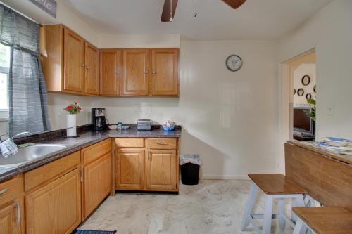 Cozy Home with Decks and Grill - 5 Mi to Capitol! in Hillcrest Heights, USA