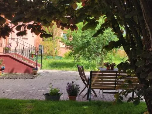 Storchennest mit eigenem Hof, Spielwiese und Terrasse in Nauen, Deutschland