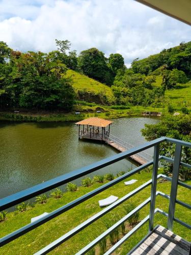 Apkārtne, Burbi Lake Lodge Monteverde in Los Tornos