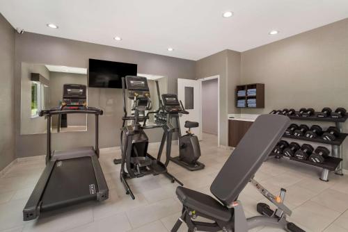 Best Western La Place Inn - image 12