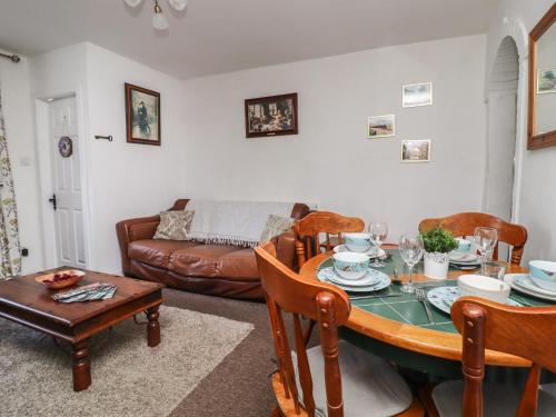 Whinswood Cottage - image 3