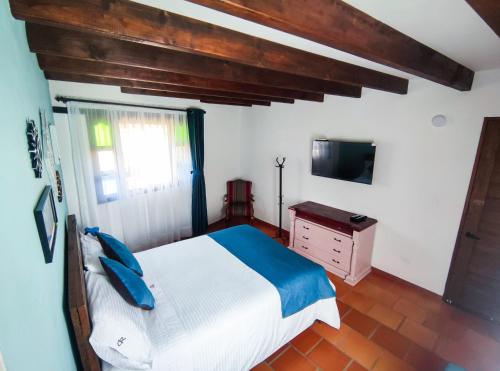 Double Room image 6