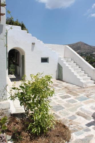 Aegean traditional home in Athens Riviera