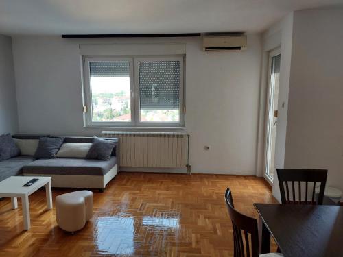 Bokaras apartmani + free parking