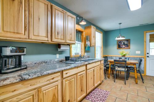 Bull Shoals Lake Home with Porch - Steps to Water! in Diamond City, USA