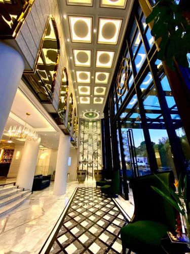 Grand Eska Hotel & Suites Batam - Tap to explore photos