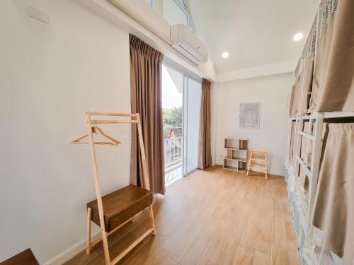 Bloomin' Moon hostel & cafe, Chiang Mai Old Town
