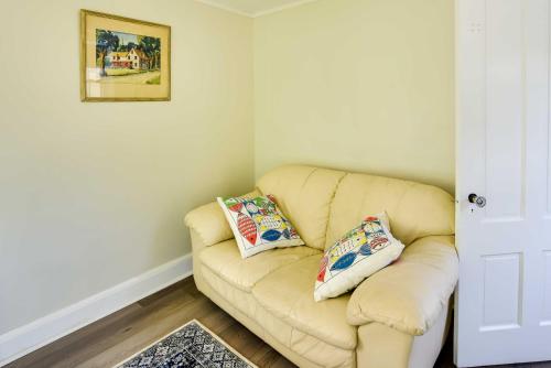 Warren Vacation Rental, Walk to Warren Town Beach in Warren, USA