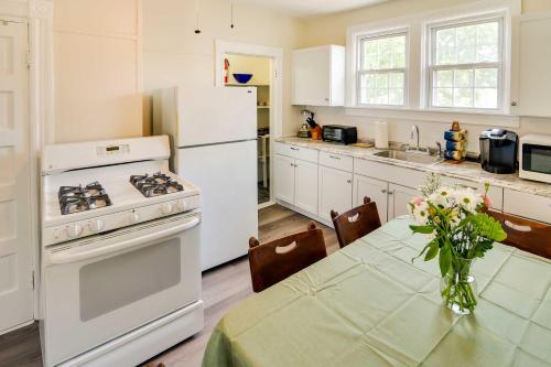 Warren Vacation Rental, Walk to Warren Town Beach in Warren, USA