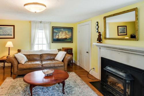 Historic Warren Vacation Rental Walk to Beaches!