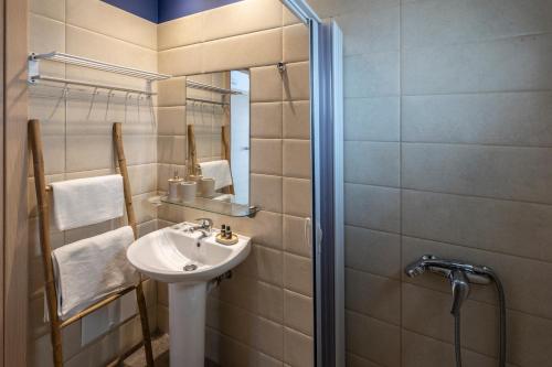 Hotel Kontes - image 11
