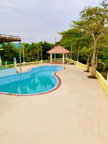 Swimming pool, Nam Phuong Hoang Hau villa in Do Son Beach