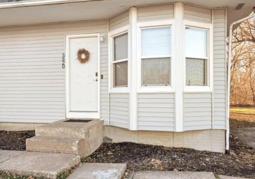3bd/1.5bth Townhome, Minutes to I-80