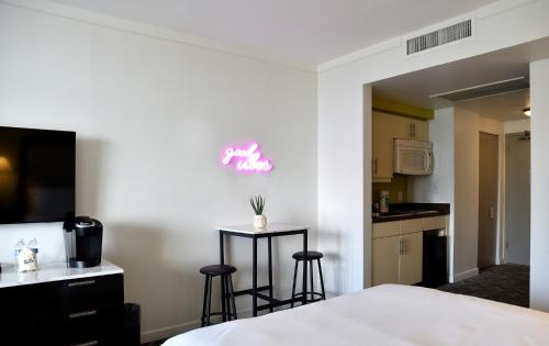 Stunning 12th Floor Studio In The Heart Of Grove in Miami, USA