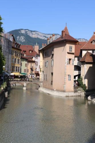 55 m²/ Chez LÔrette/ 250m LAKE/ PRIVATE PARKING - Apartment - Annecy