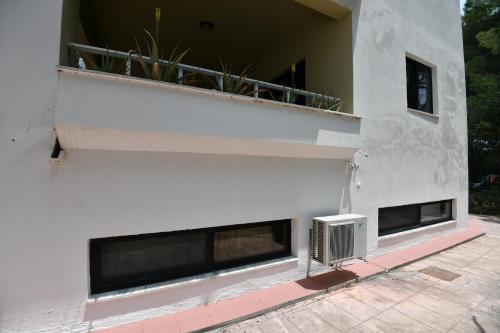 Niki Hotel Apartments - image 13