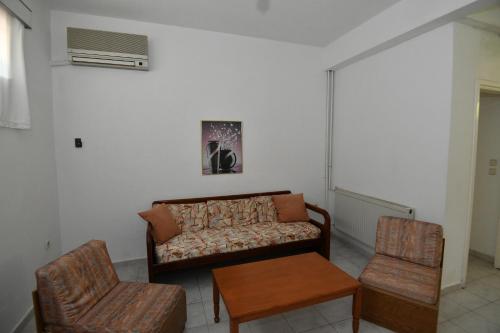 Niki Hotel Apartments - image 14
